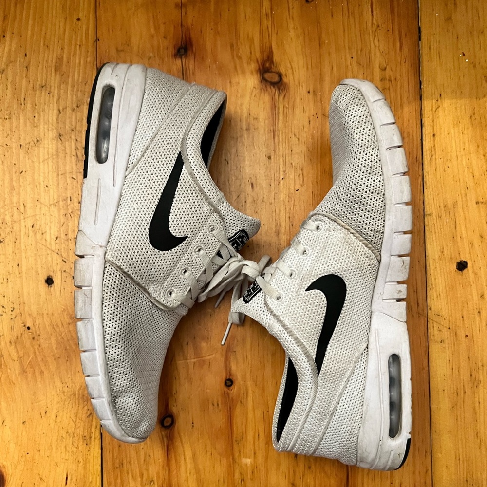 Mens size 10 Nike Stefan Janoski sneakers